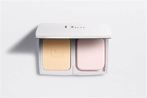 Diorsnow Compact Luminous Perfection Brightening Foundation .